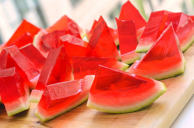 watermelon-jelly-pieces-cut